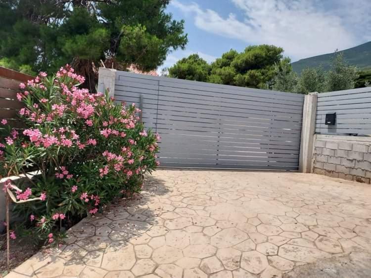 Guesthouse Aggelos Porto Germeno Eksteriør bilde